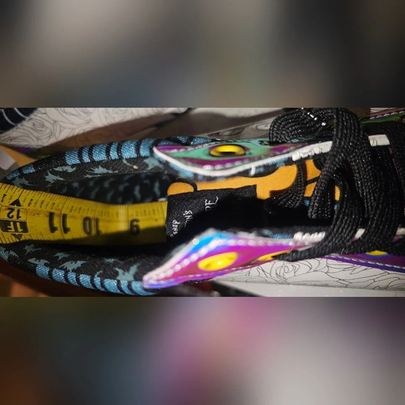 Women's Disney Ground Up Nightmare Before Christmas Hi Top Sneaker Size 6 - Picture 10 of 12